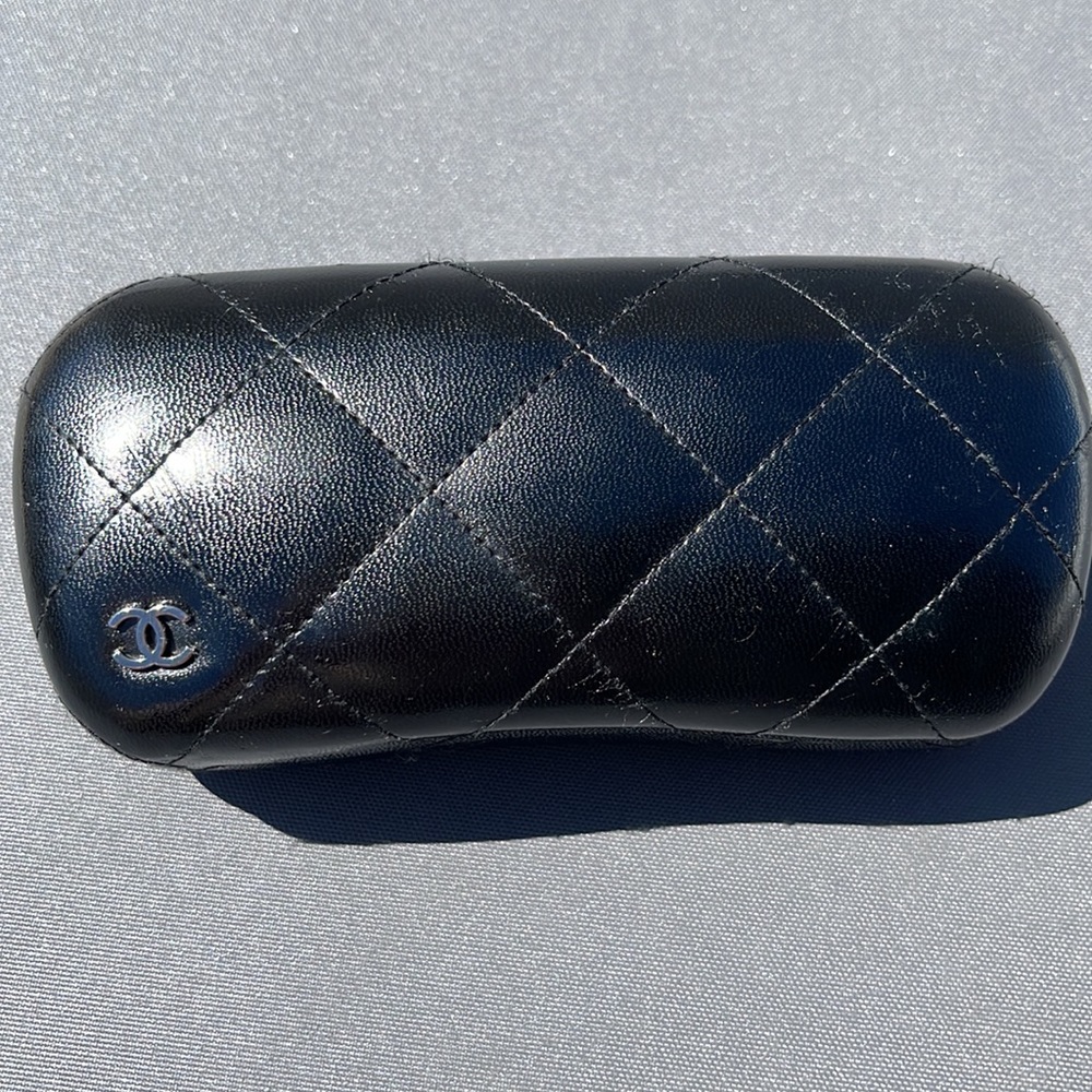 Chanel made in Italy beautiful sunglasses - Picture 8 of 9